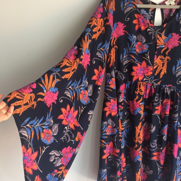 Umgee USA Women’s Small Floral Mini Dress with Wide Flowy Sleeves and Skirt - Picture 2 of 8